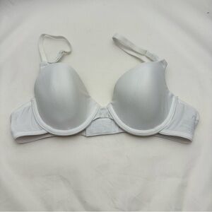 Maidenform White Underwire T-Shirt Bra Sz 34A Lightly Padded Smooth Cup